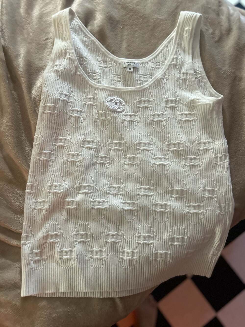 Chanel White Textured Ribbed CC Logo Knit Tank Top Size 36